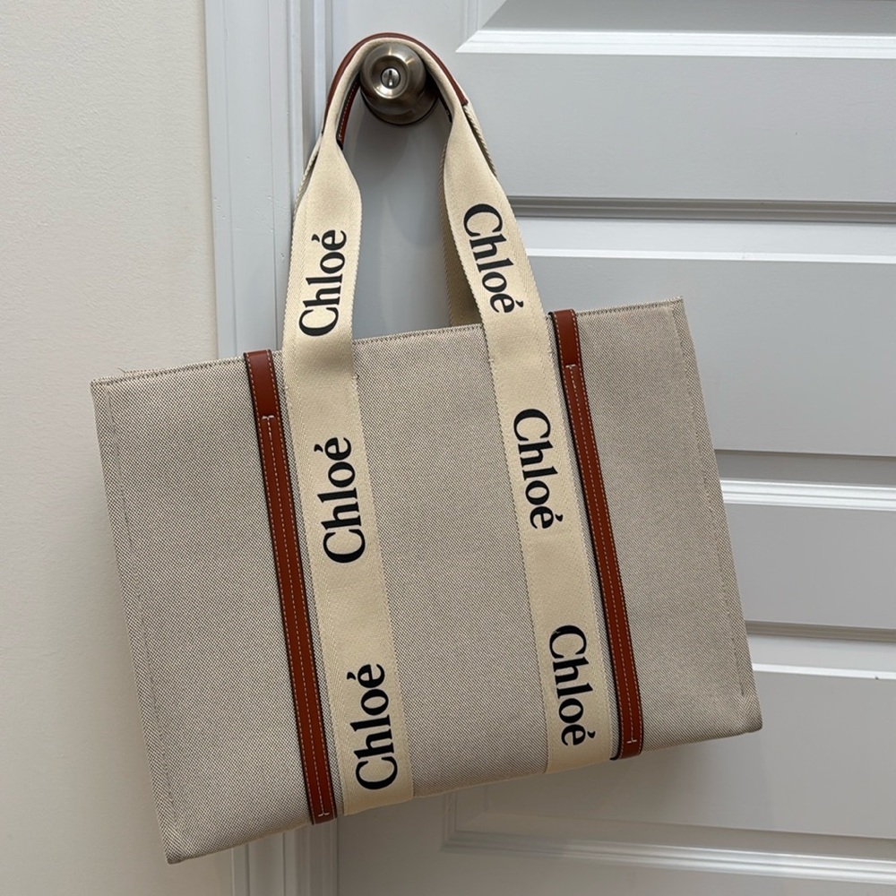 Chloe Large Woody Tote in Brown